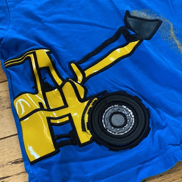 2/$20 Raised digger t-shirt, 3-4T - Picture 3 of 4
